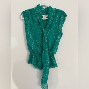 Max Studio Green sleeveless polyester peplum blouse with bow tie